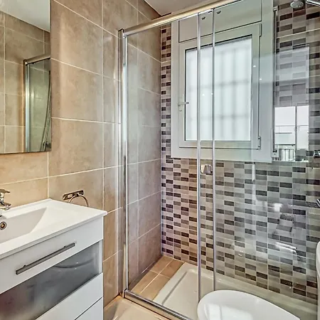 Lejlighed Near With Pool & Access *