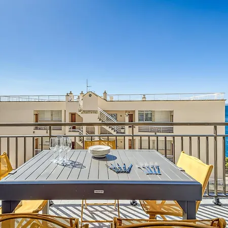 Near With Pool & Access *