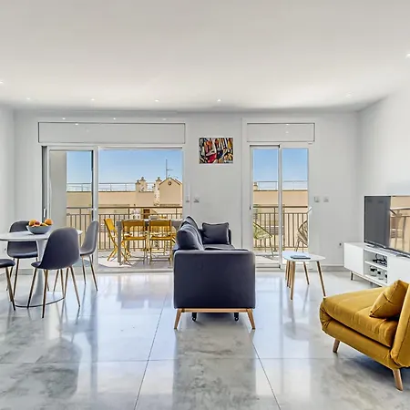 Apartment Pretty With Balcony *