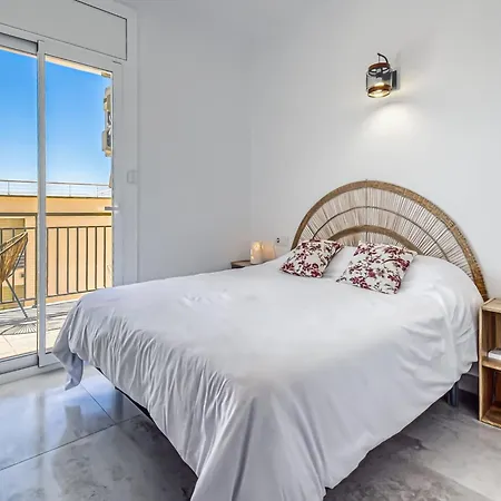 Lejlighed Near With Pool & Access Roses